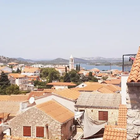 Stonehouse On The Hill * Murter