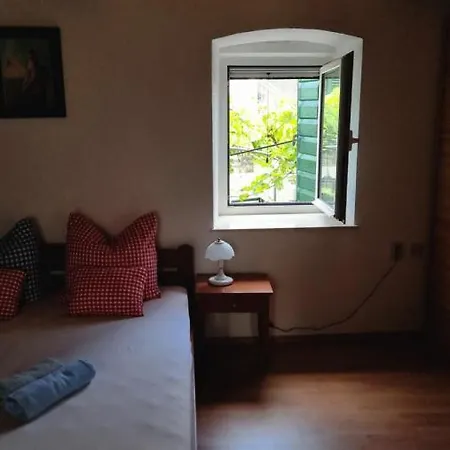 Stonehouse On The Hill * 穆泰尔岛