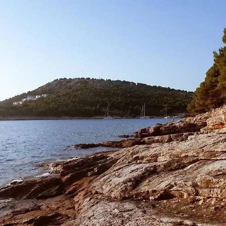 Stonehouse On The Hill *