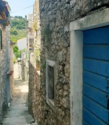 Stonehouse On The Hill Муртер